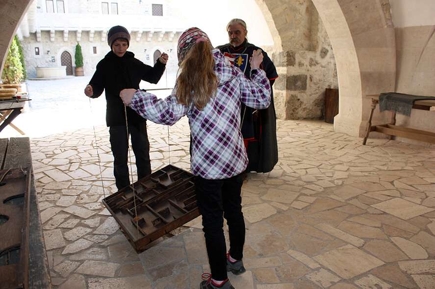 Játékos lovagi próbák