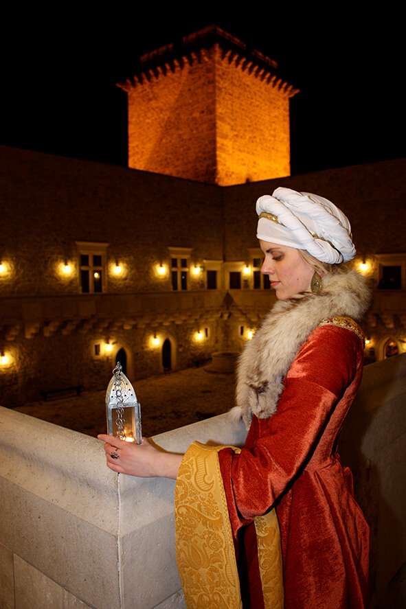 SZERELEM, HŰSÉG, CSELSZÖVÉS