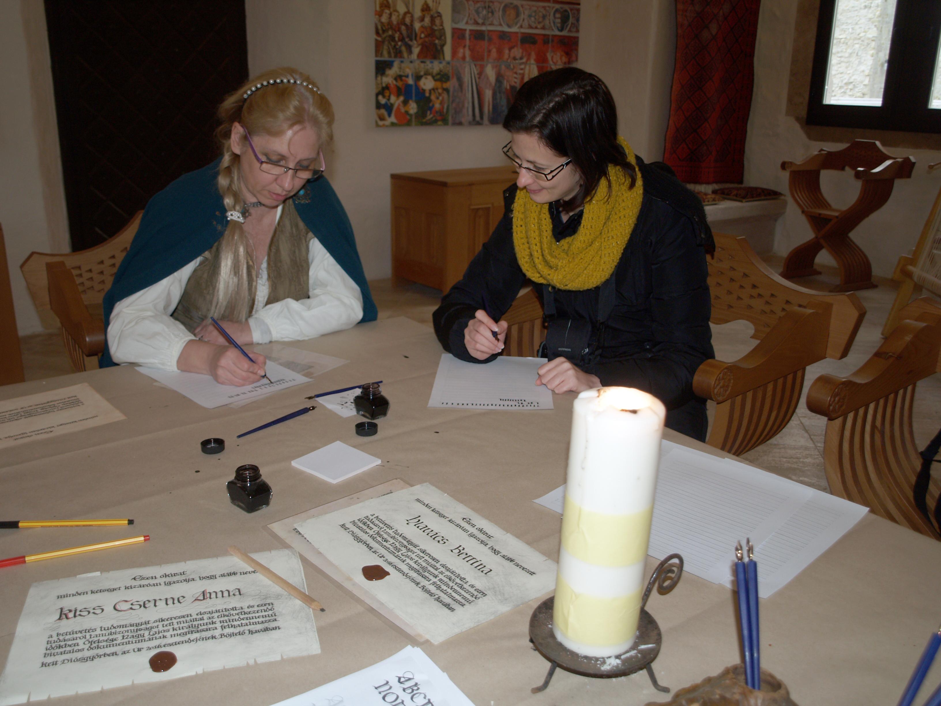 Középkori betűvetés a Diósgyőri várban