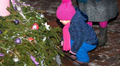 Erste Adventskerzen Beleuchtung