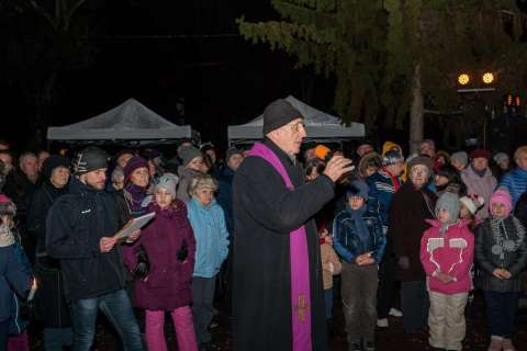 Erste Adventskerzen Beleuchtung