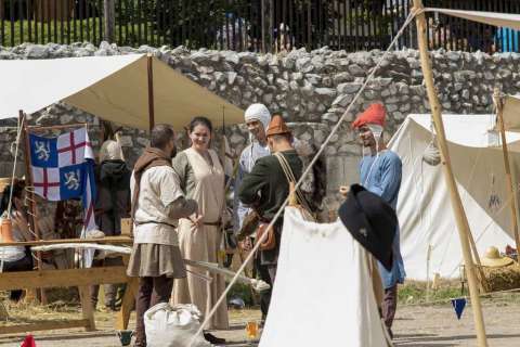 XVIII. das Mittelalterliche Treiben