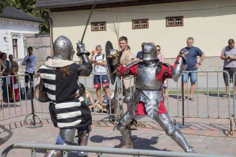 XVIII. das Mittelalterliche Treiben