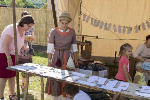 XVIII. das Mittelalterliche Treiben