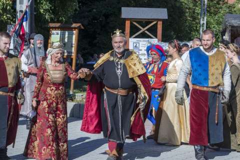 XVIII. das Mittelalterliche Treiben