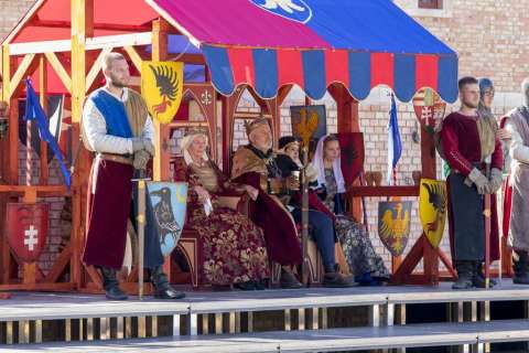 XVIII. das Mittelalterliche Treiben