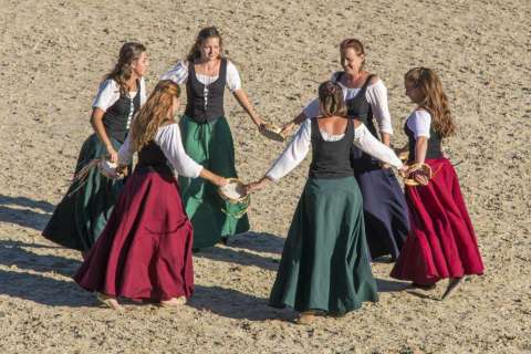 XVIII. das Mittelalterliche Treiben