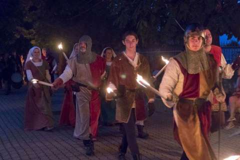 XVIII. das Mittelalterliche Treiben