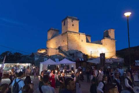 XVIII. das Mittelalterliche Treiben