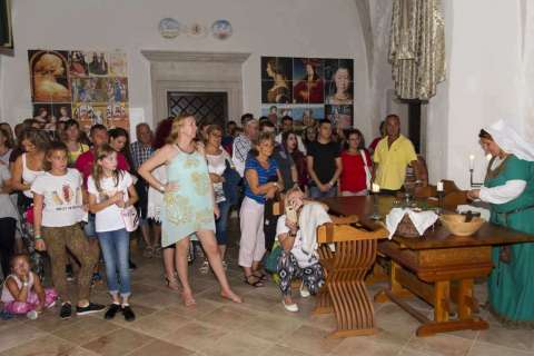 LIEBE, LOYALITÄT, INTRIGE - MYSTERIÖSE NACHT IN DER BURG VON DIÓSGYŐR