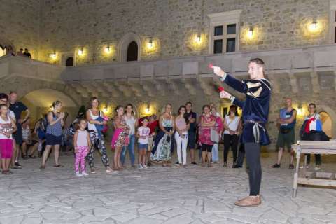 LIEBE, LOYALITÄT, INTRIGE - MYSTERIÖSE NACHT IN DER BURG VON DIÓSGYŐR