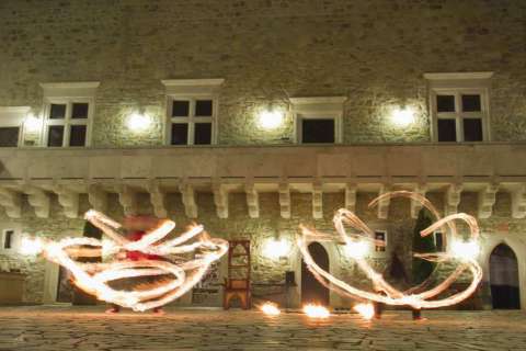 LIEBE, LOYALITÄT, INTRIGE - MYSTERIÖSE NACHT IN DER BURG VON DIÓSGYŐR